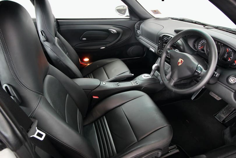 Porsche 996 C4s The Supercar Rooms (9)