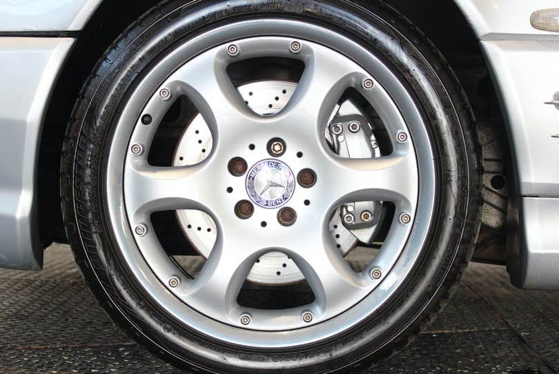 Mercedes Sl500 Silver Arrow The Supercar Rooms (36)