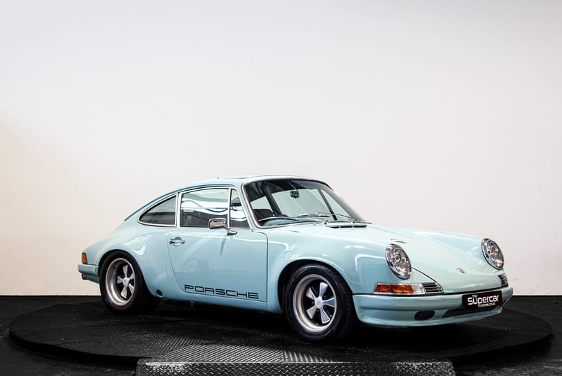Porsche 911 Restomod The Supercar Rooms (1)