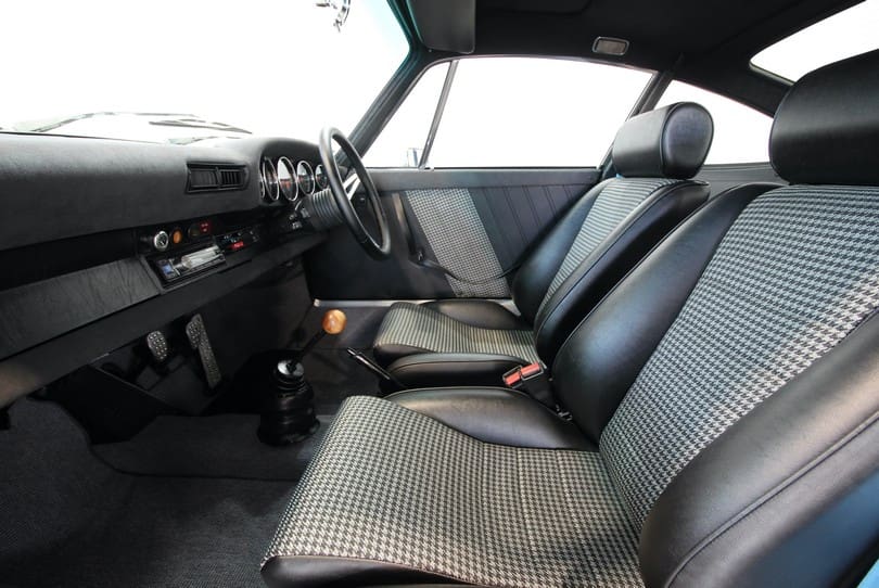 Porsche 911 Restomod The Supercar Rooms (11)