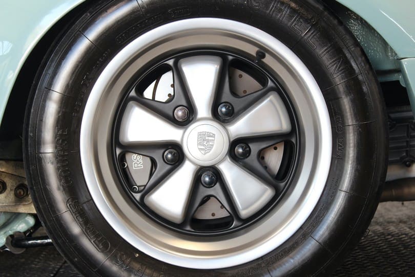 Porsche 911 Restomod The Supercar Rooms (26)