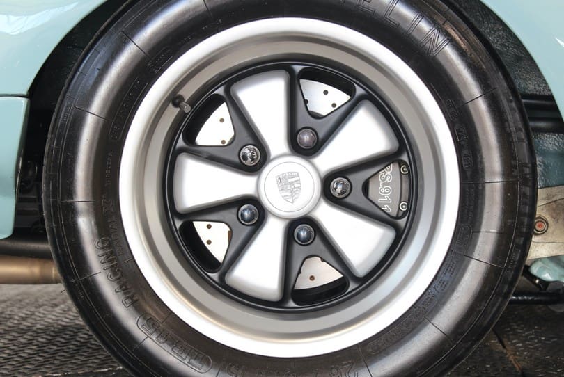 Porsche 911 Restomod The Supercar Rooms (28)