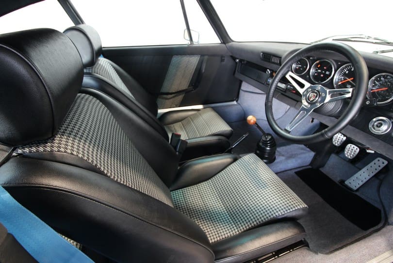 Porsche 911 Restomod The Supercar Rooms (9)