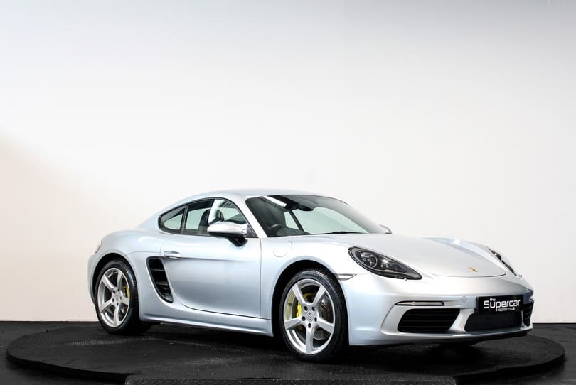Porsche Cayman 718 The Supercar Rooms (1)