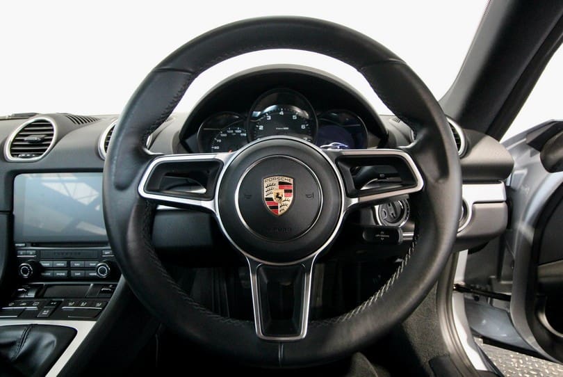 Porsche Cayman 718 The Supercar Rooms (13)