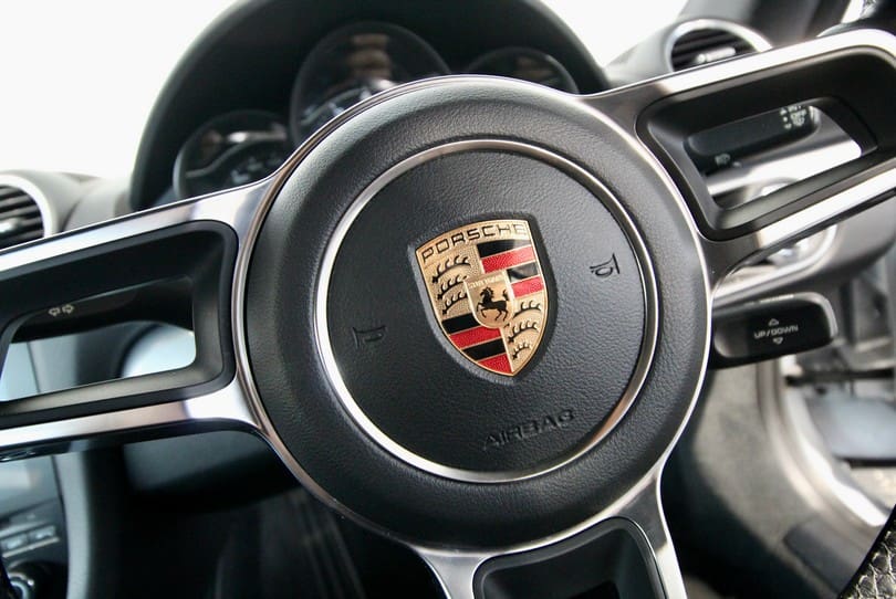 Porsche Cayman 718 The Supercar Rooms (17)