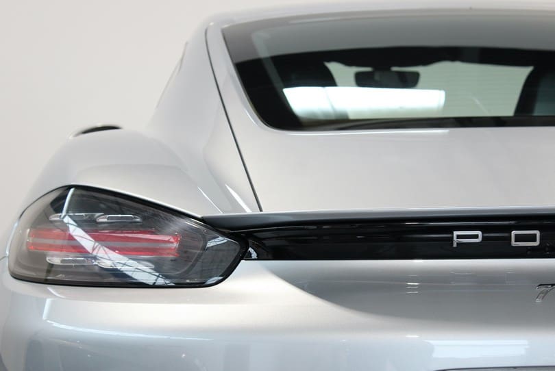 Porsche Cayman 718 The Supercar Rooms (33)