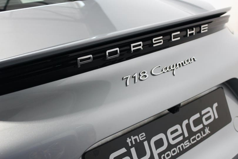 Porsche Cayman 718 The Supercar Rooms (38)