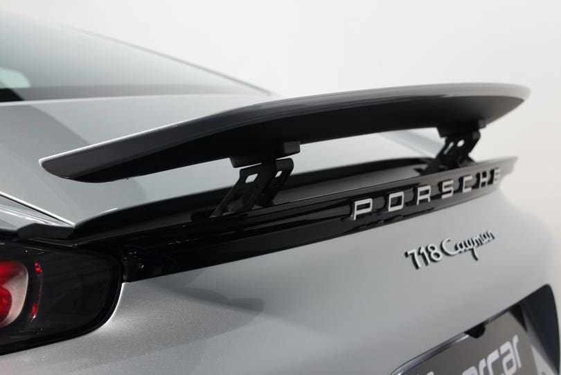 Porsche Cayman 718 The Supercar Rooms (39)