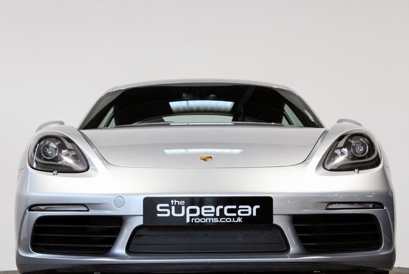 Porsche Cayman 718 The Supercar Rooms (40)