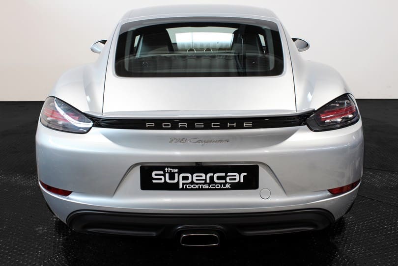 Porsche Cayman 718 The Supercar Rooms (42)