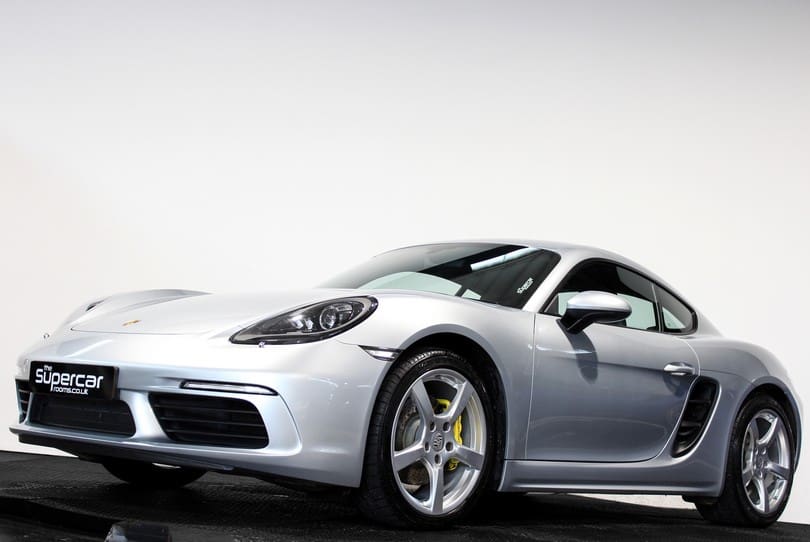 Porsche Cayman 718 The Supercar Rooms (43)