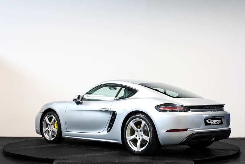 Porsche Cayman 718 The Supercar Rooms (5)