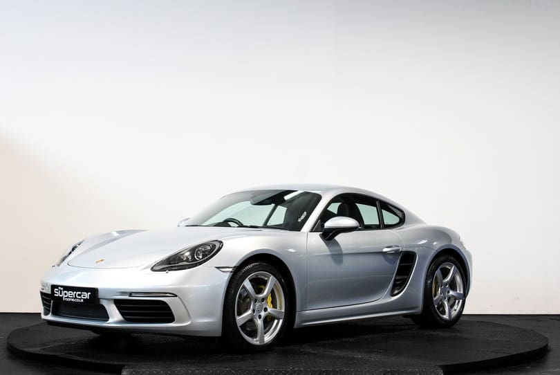 Porsche Cayman 718 The Supercar Rooms (7)