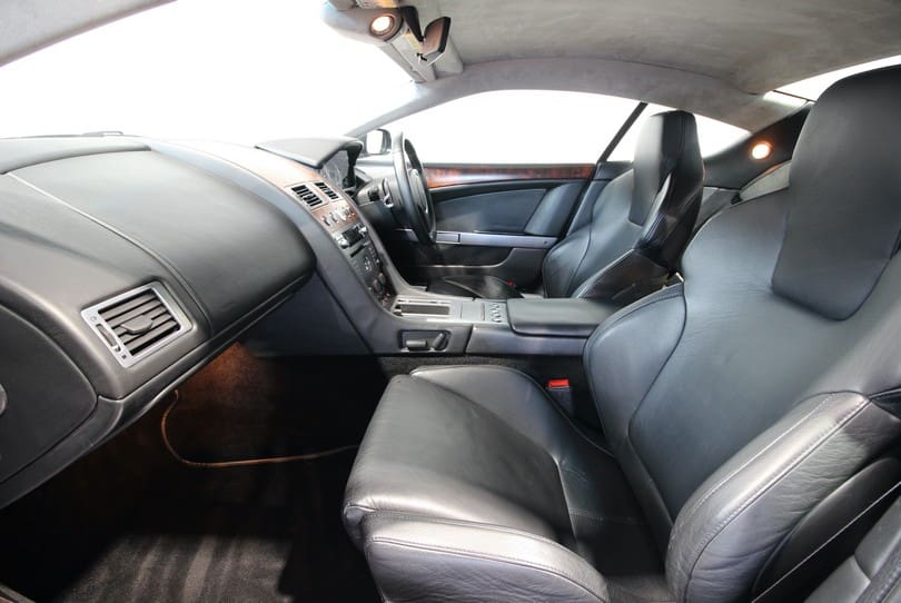 Aston Martin Db9 The Supercar Rooms (11)