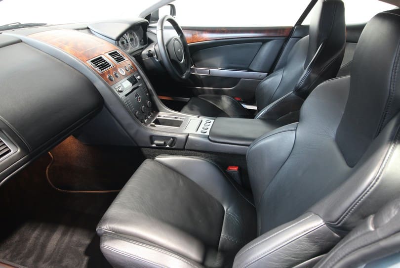 Aston Martin Db9 The Supercar Rooms (12)