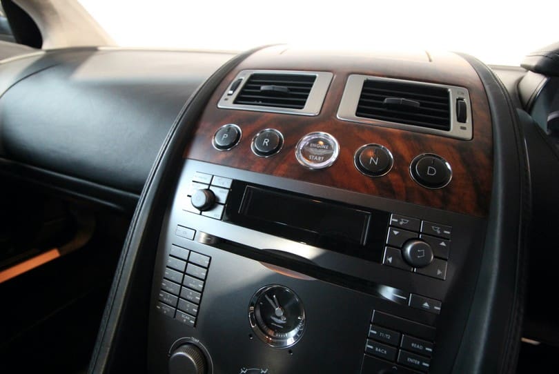 Aston Martin Db9 The Supercar Rooms (15)