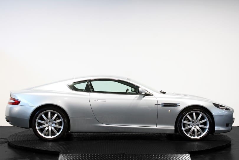 Aston Martin Db9 The Supercar Rooms (2)