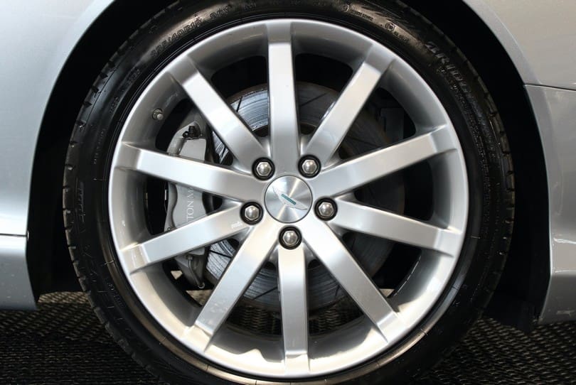 Aston Martin Db9 The Supercar Rooms (28)