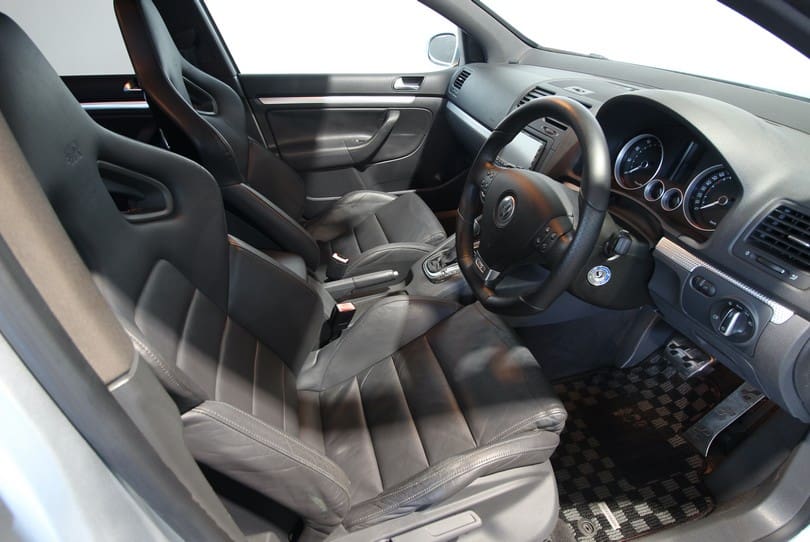 Vw Golf R32 The Supercar Rooms (9)