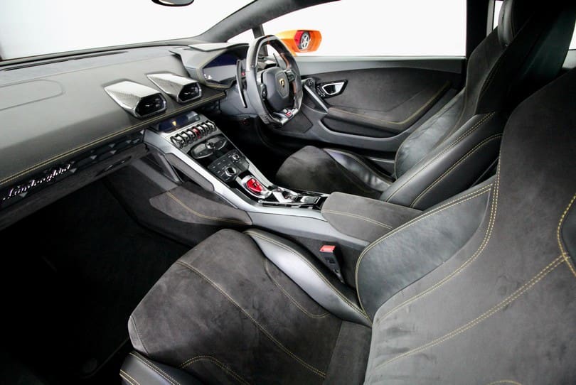 Lamborghini Huracan The Supercar Rooms (12)