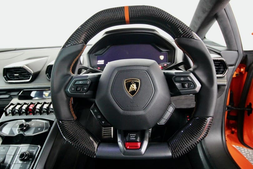 Lamborghini Huracan The Supercar Rooms (13)