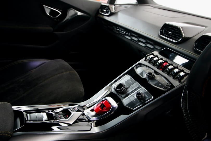 Lamborghini Huracan The Supercar Rooms (24)