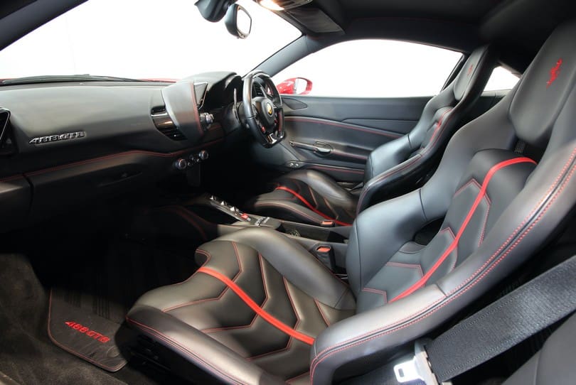 Ferrari 488 Gtb The Supercar Rooms (12)