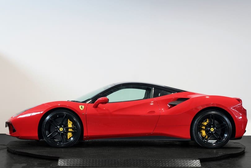 Ferrari 488 Gtb The Supercar Rooms (6)