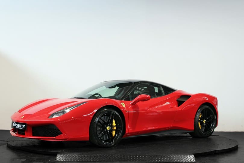 Ferrari 488 Gtb The Supercar Rooms (7)