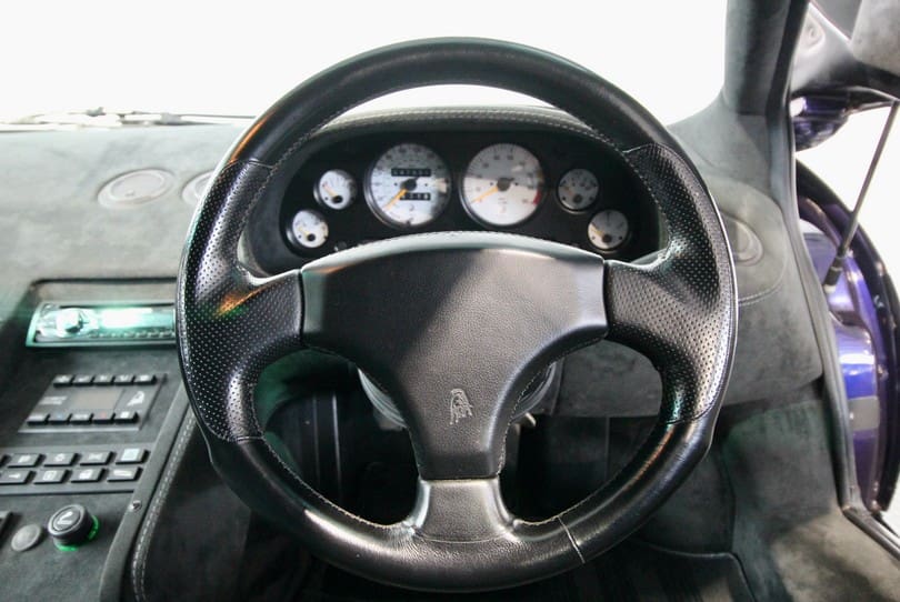 Lamborghini Diablo Sv The Supercar Rooms (13)