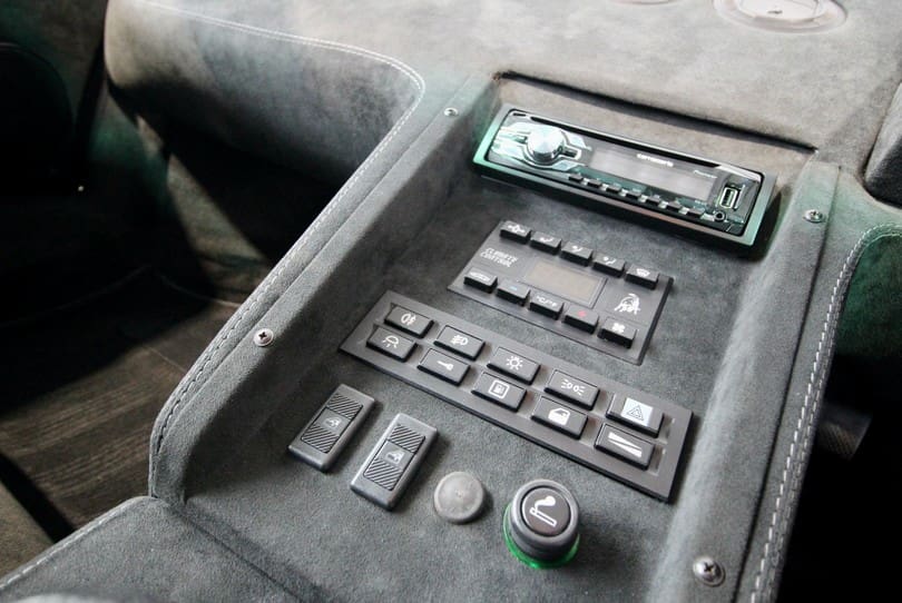 Lamborghini Diablo Sv The Supercar Rooms (15)