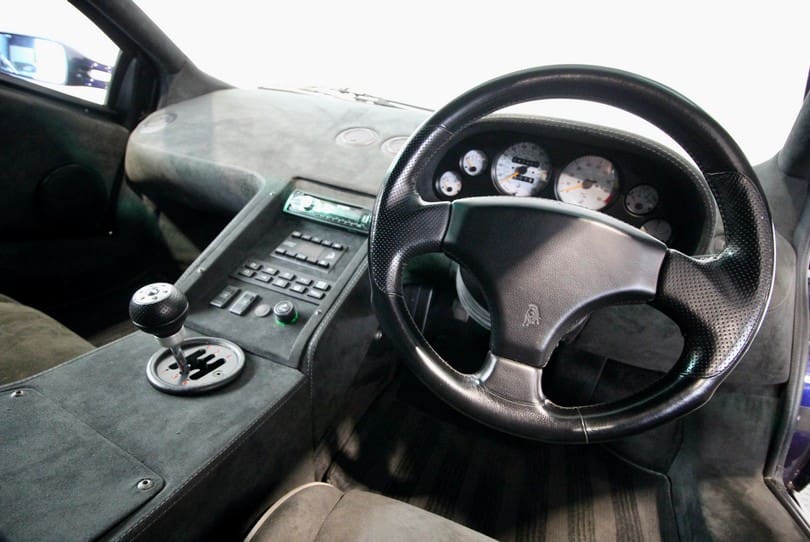 Lamborghini Diablo Sv The Supercar Rooms (18)