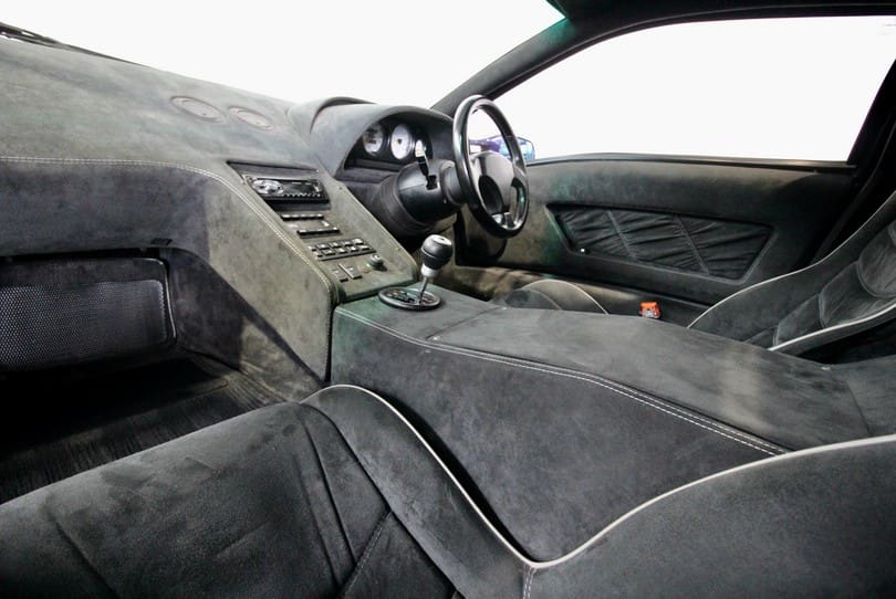 Lamborghini Diablo Sv The Supercar Rooms (20)