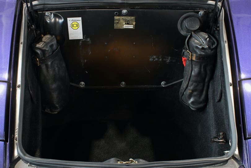 Lamborghini Diablo Sv The Supercar Rooms (26)