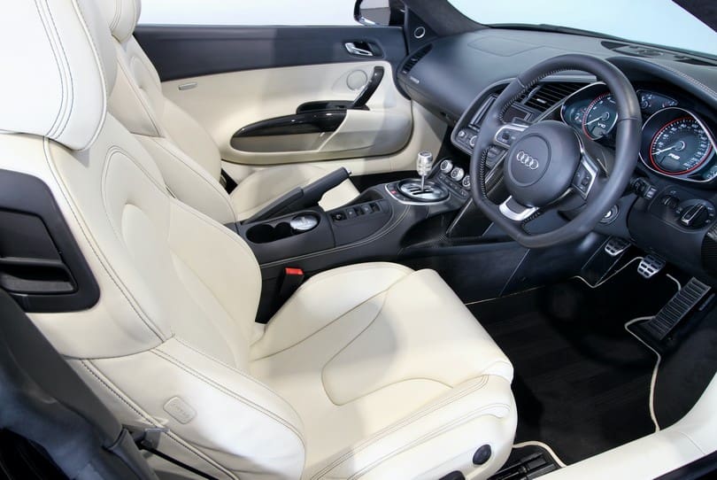 Audi R8 V10 Manual Spyder The Supercar Rooms (12)