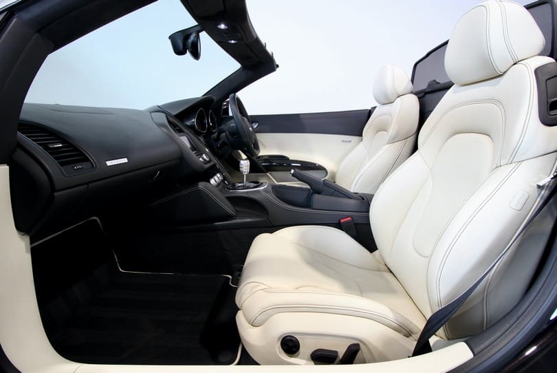 Audi R8 V10 Manual Spyder The Supercar Rooms (14)