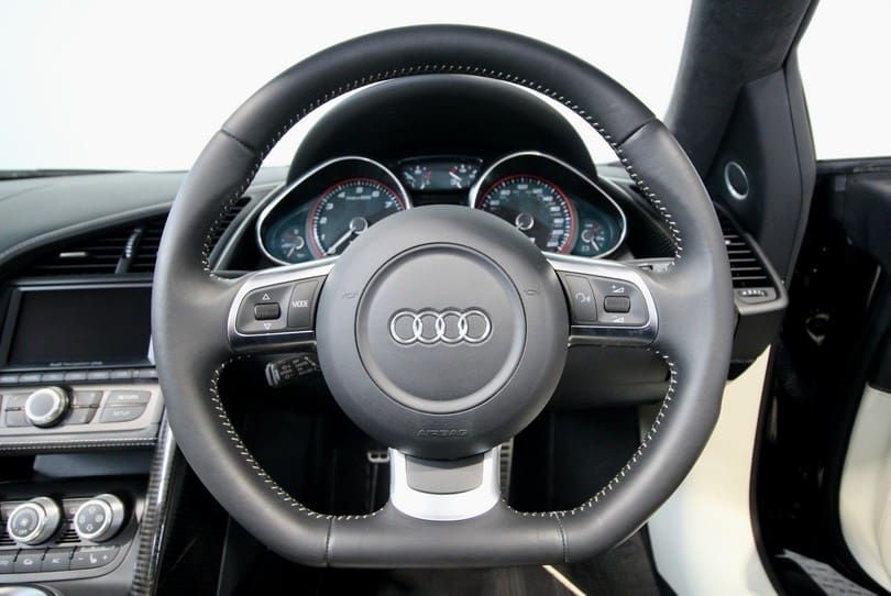 Audi R8 V10 Manual Spyder The Supercar Rooms (16)