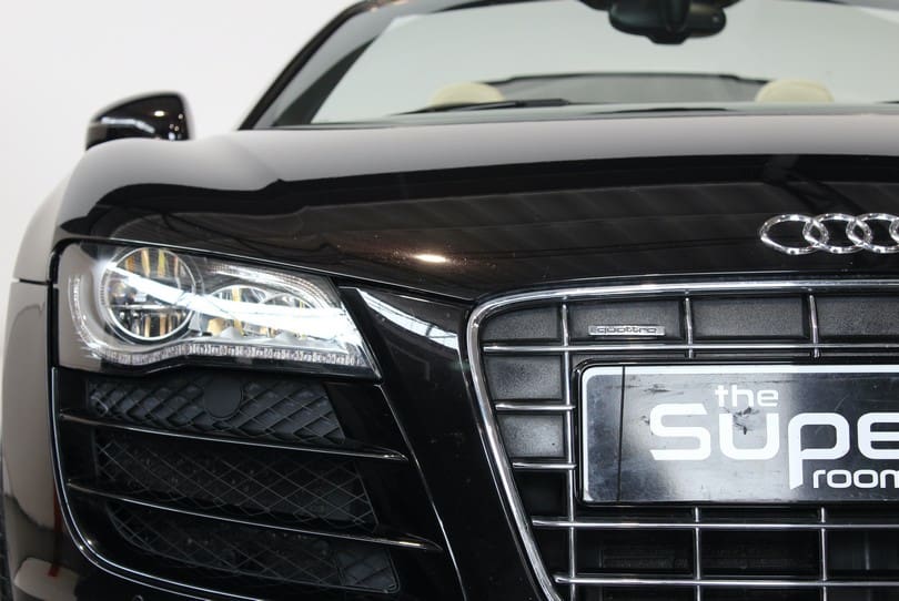 Audi R8 V10 Manual Spyder The Supercar Rooms (41)