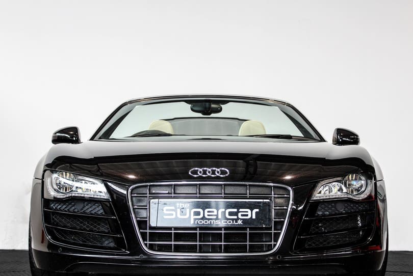 Audi R8 V10 Manual Spyder The Supercar Rooms (50)