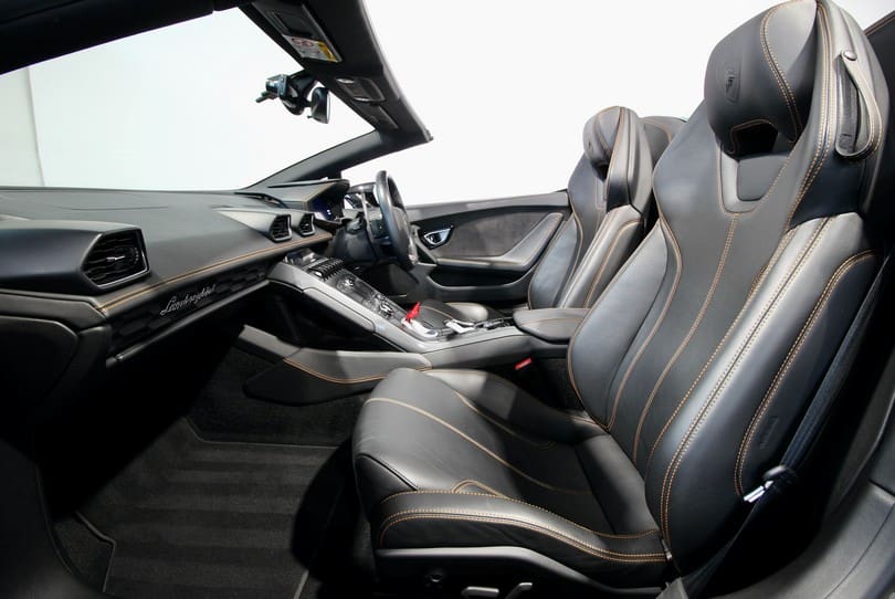 Lamborghini Huaracan Spyder Lp580 2 The Supercar Rooms (14)