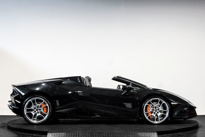 Lamborghini Huaracan Spyder Lp580 2 The Supercar Rooms (2)