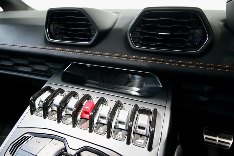 Lamborghini Huaracan Spyder Lp580 2 The Supercar Rooms (20)