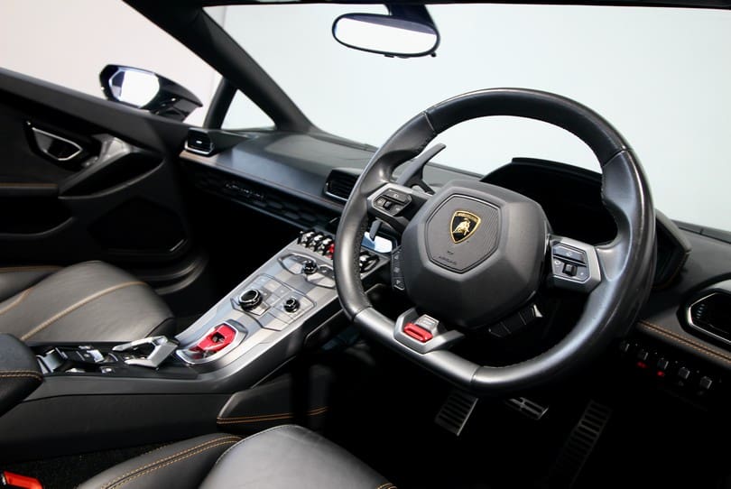Lamborghini Huaracan Spyder Lp580 2 The Supercar Rooms (28)