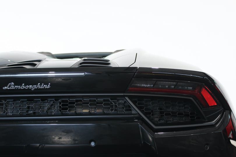 Lamborghini Huaracan Spyder Lp580 2 The Supercar Rooms (46)