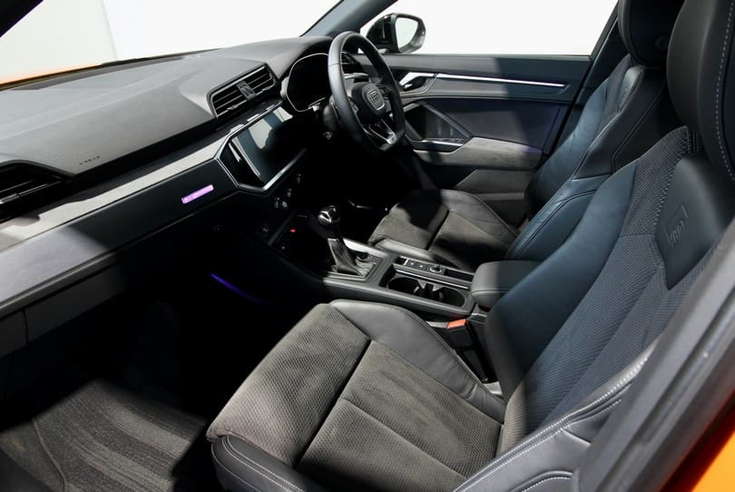 Audi Q3 The Supercar Rooms (12)