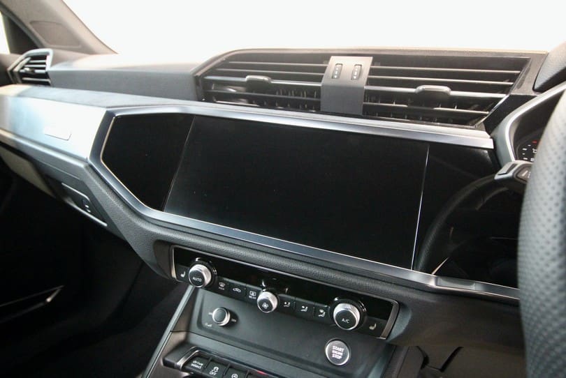 Audi Q3 The Supercar Rooms (15)