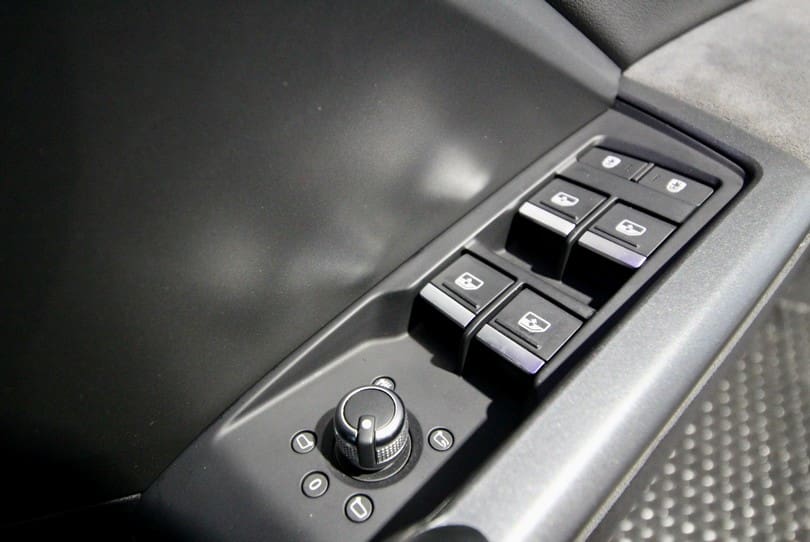 Audi Q3 The Supercar Rooms (20)