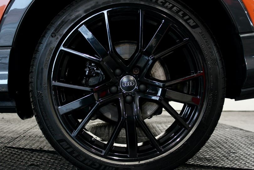 Audi Q3 The Supercar Rooms (29)