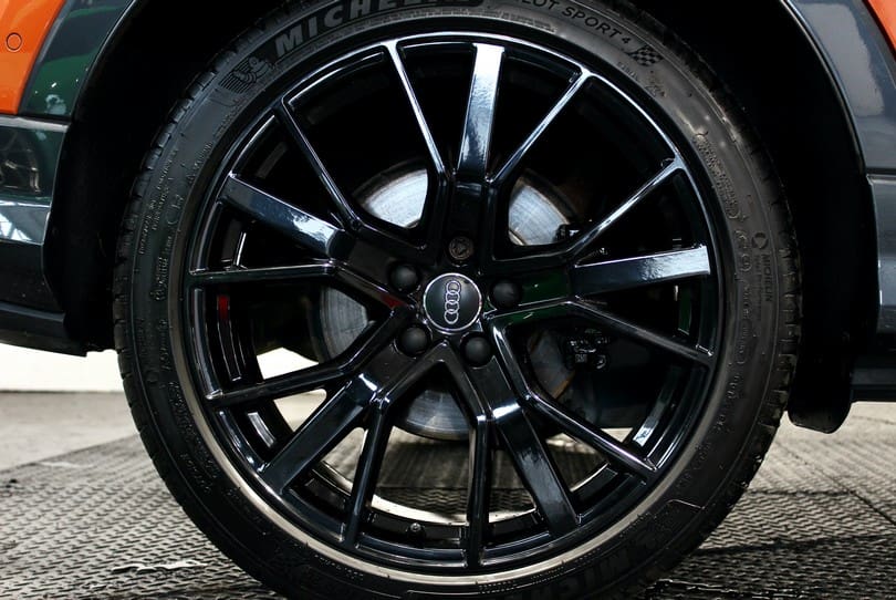 Audi Q3 The Supercar Rooms (32)